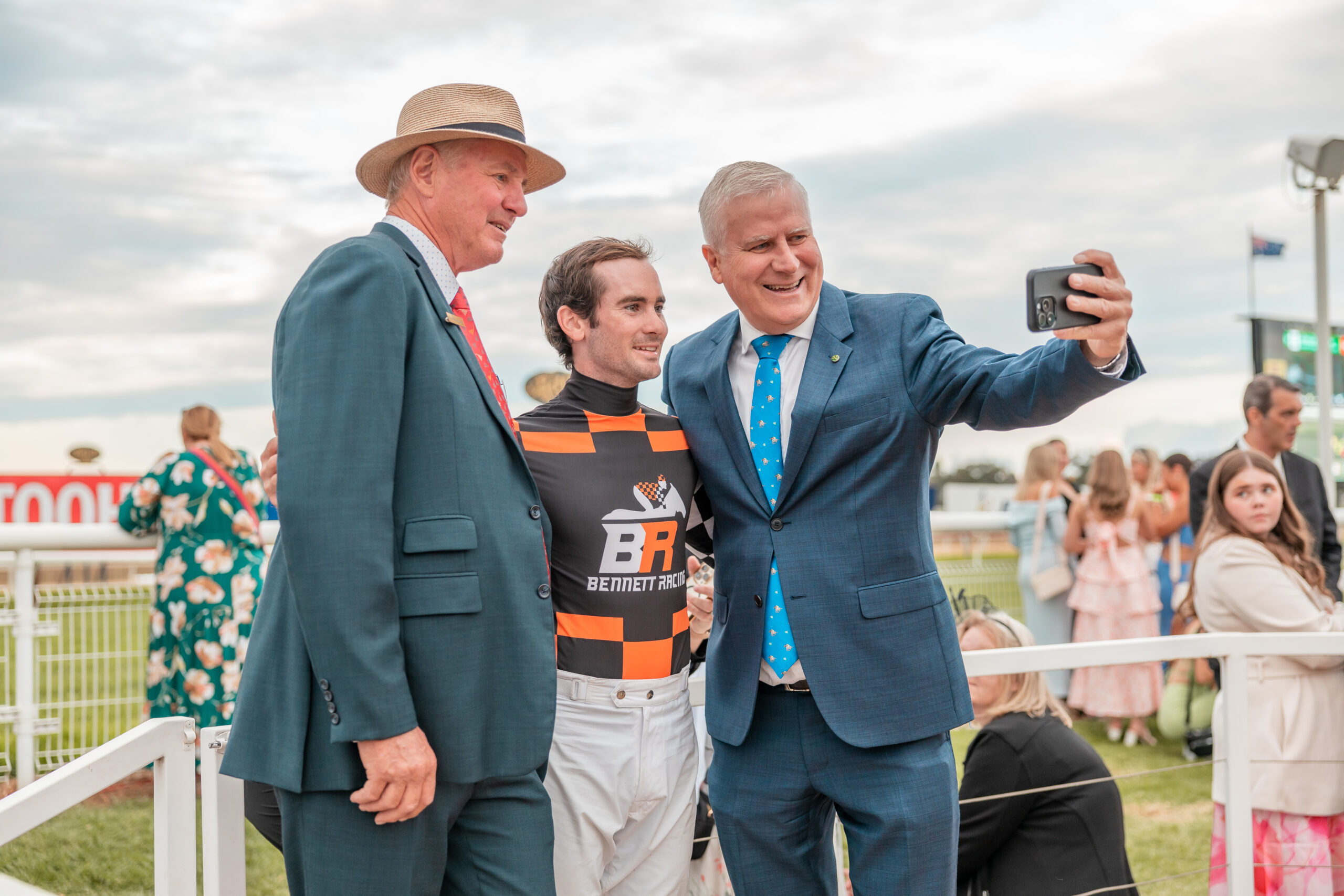 Wagga Gold Cup Day